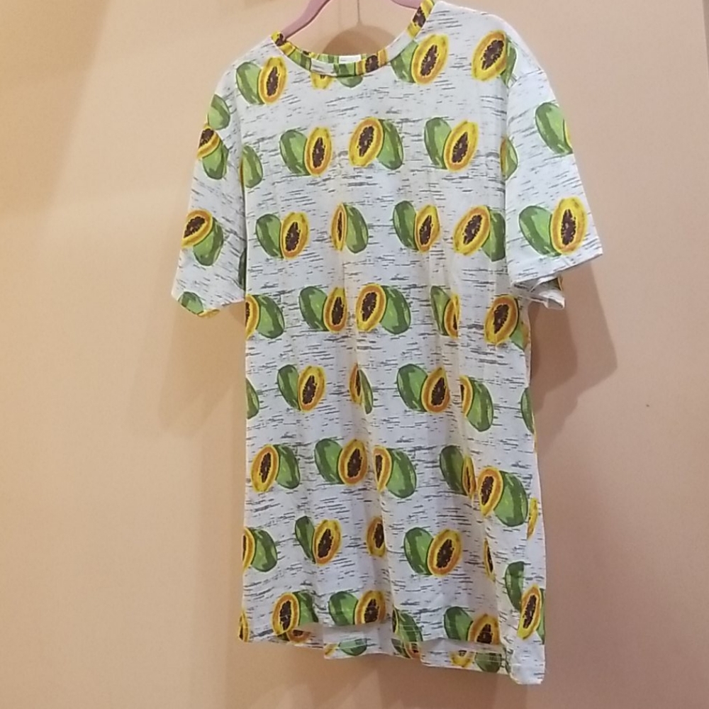 Mens short sleeve shirt,  L